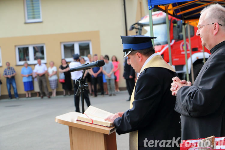 Przekazanie samochodu dla OSP Pustyny