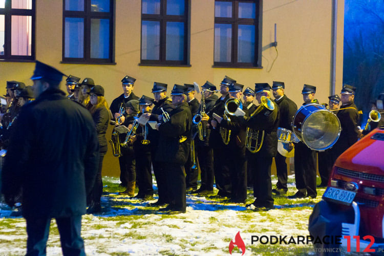 Przekazanie samochodu dla OSP Żarnowiec