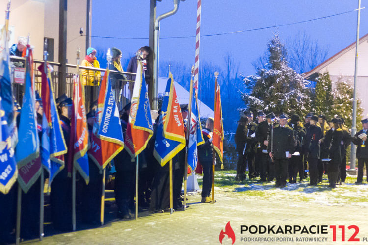 Przekazanie samochodu dla OSP Żarnowiec