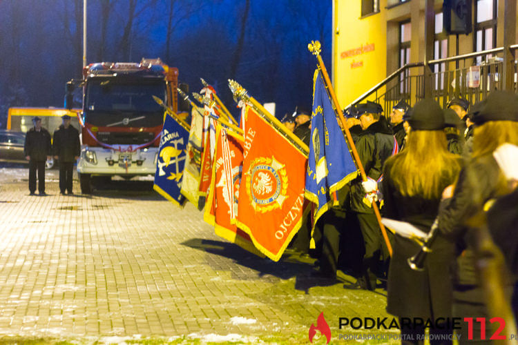 Przekazanie samochodu dla OSP Żarnowiec