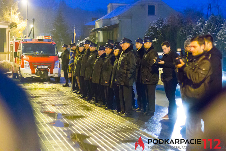 Przekazanie samochodu dla OSP Żarnowiec