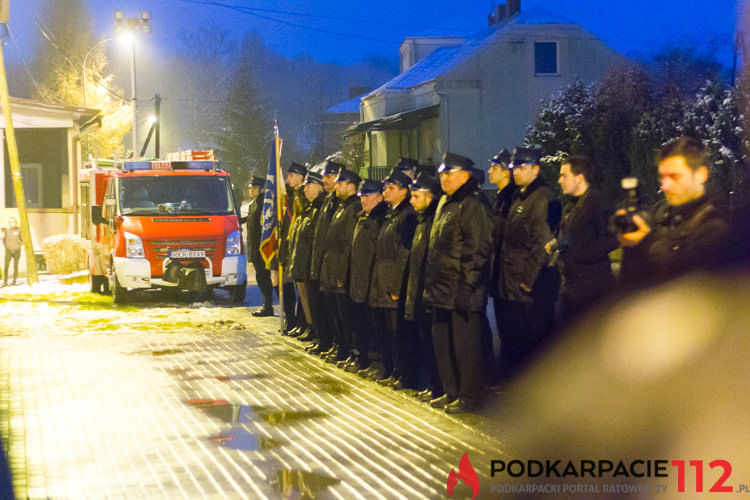 Przekazanie samochodu dla OSP Żarnowiec