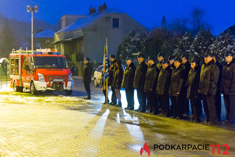 Przekazanie samochodu dla OSP Żarnowiec