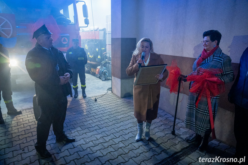 Przekazanie samochodu OSP Głowienka