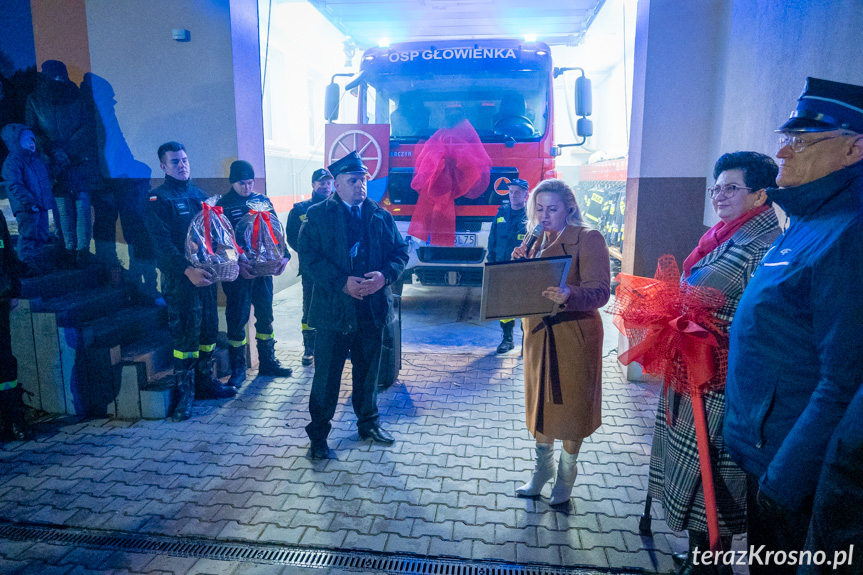 Przekazanie samochodu OSP Głowienka