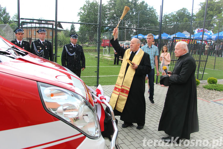 Przekazanie samochodu OSP Klimkówka