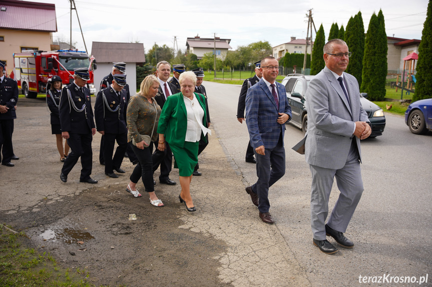 Przekazanie samochodu OSP Leśniówka