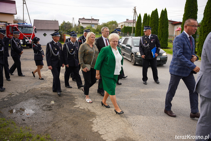 Przekazanie samochodu OSP Leśniówka