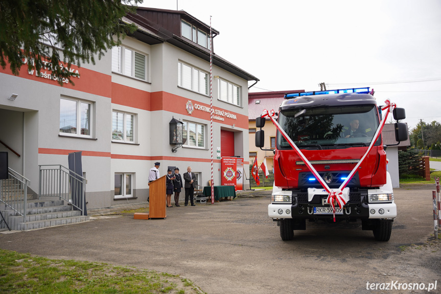 Przekazanie samochodu OSP Leśniówka