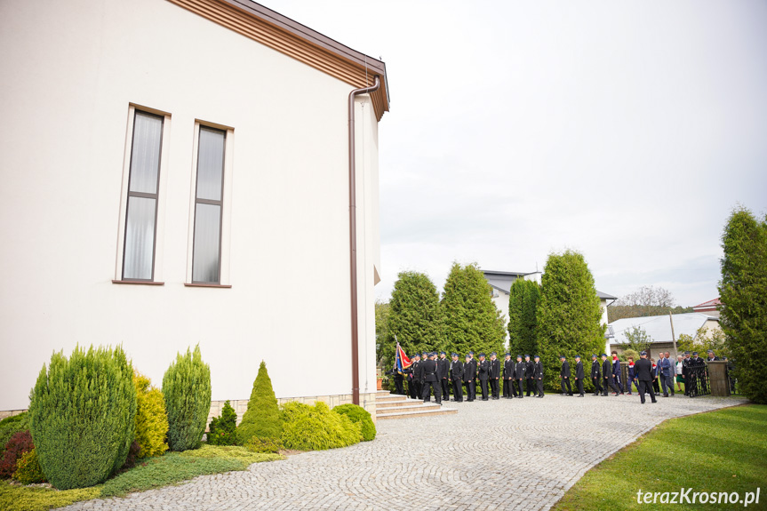 Przekazanie samochodu OSP Leśniówka