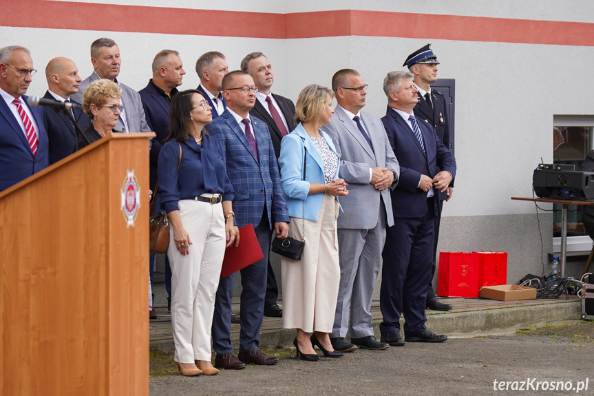 Przekazanie samochodu OSP Leśniówka