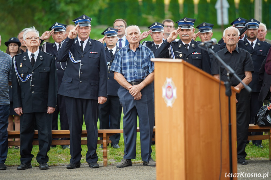 Przekazanie samochodu OSP Leśniówka