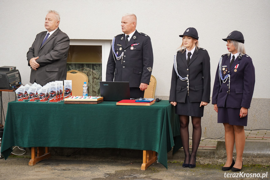 Przekazanie samochodu OSP Leśniówka