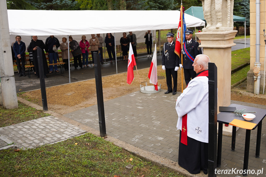 Przy remizie OSP Polanka stanął pomnik św. Floriana