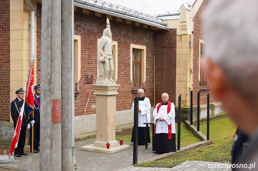 Przy remizie OSP Polanka stanął pomnik św. Floriana