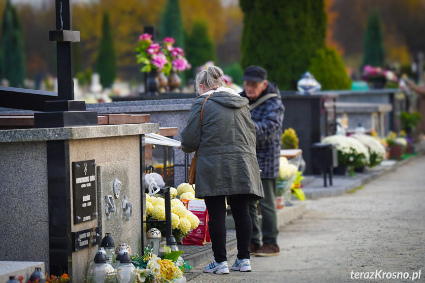 Przygotowania do Wszystkich Świętych 2024 w Krośnie