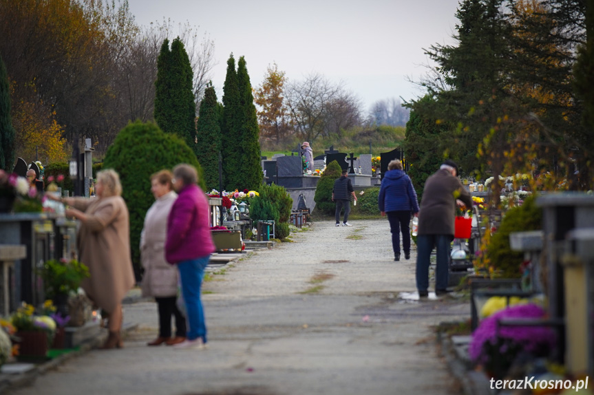 Przygotowania do Wszystkich Świętych 2024 w Krośnie