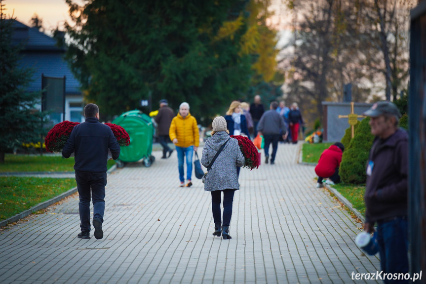 Przygotowania do Wszystkich Świętych 2024 w Krośnie