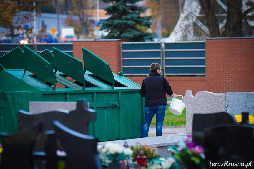 Przygotowania do Wszystkich Świętych 2024 w Krośnie