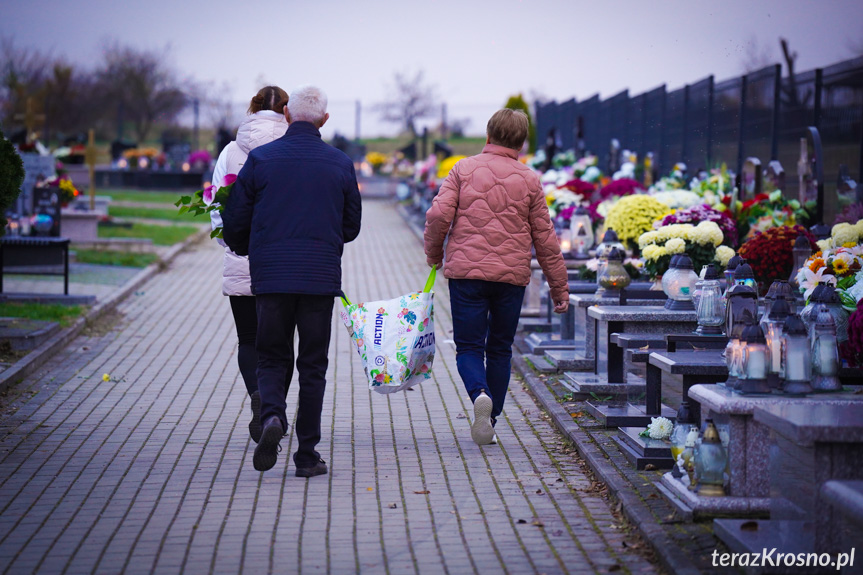 Przygotowania do Wszystkich Świętych 2024 w Krośnie