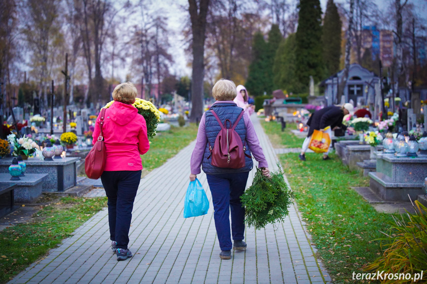 Przygotowania do Wszystkich Świętych 2024 w Krośnie