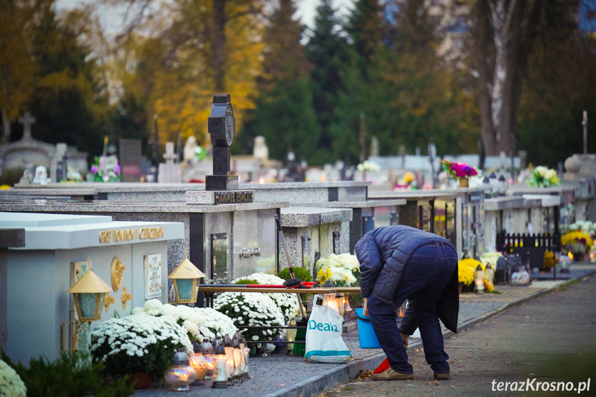 Przygotowania do Wszystkich Świętych 2024 w Krośnie