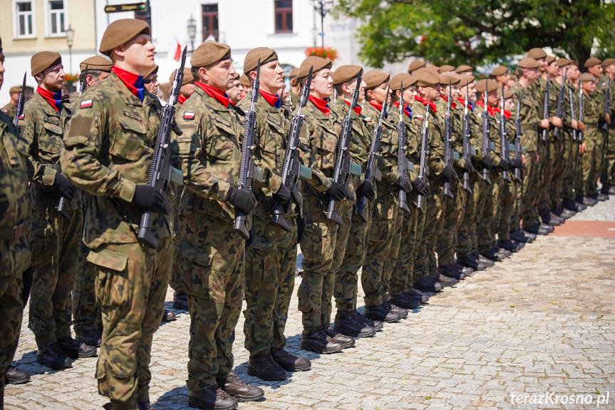 Przysięga żołnierzy WOT w Krośnie