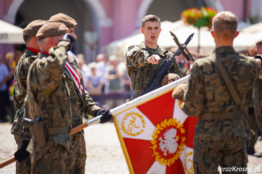 Przysięga żołnierzy WOT w Krośnie