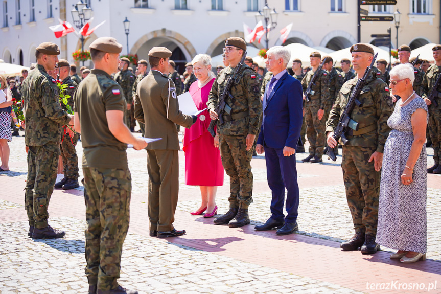 Przysięga żołnierzy WOT w Krośnie