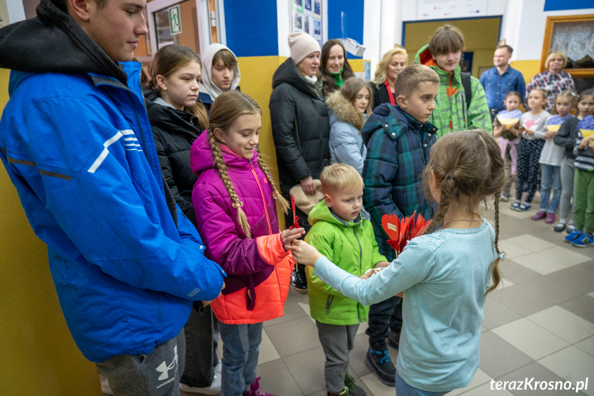 Przywitanie dzieci w Szkole Podstawowej we Wrocance