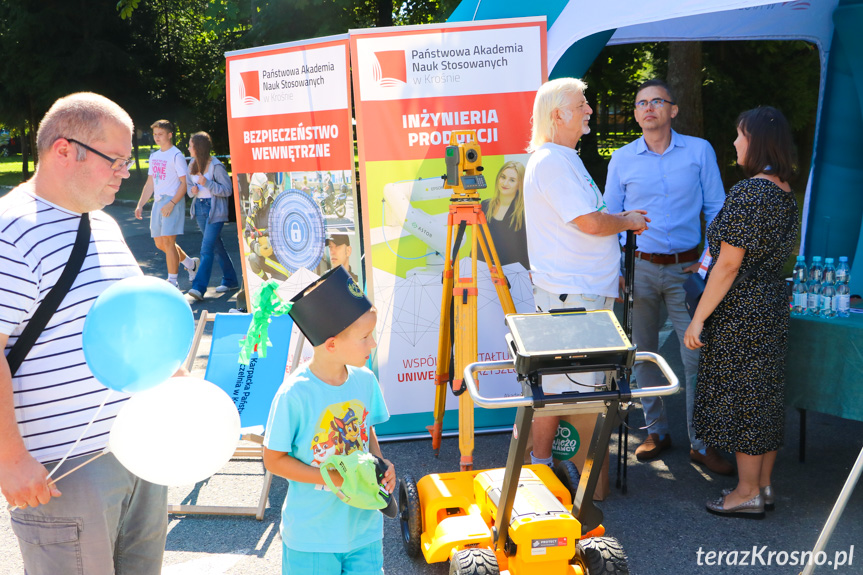 Rodzinny piknik naukowy w Naftówce