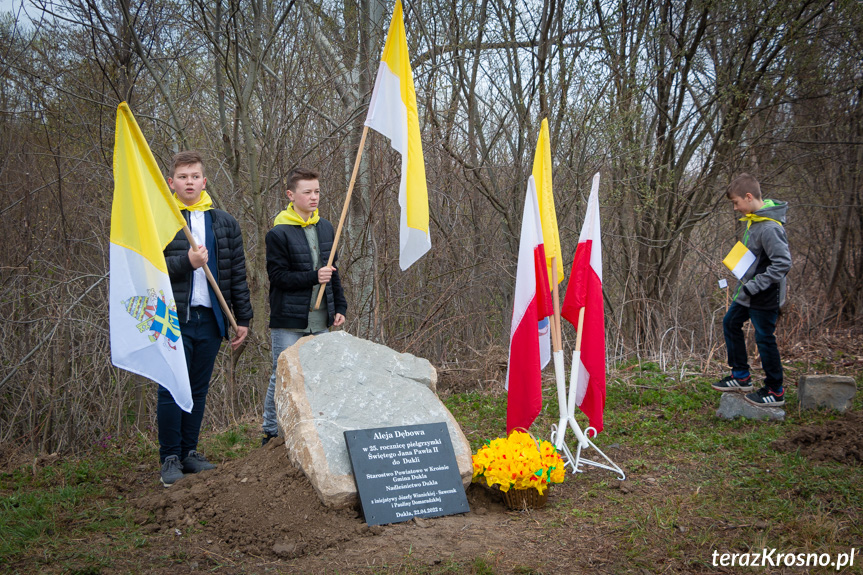 Sadzenie drzew i utworzenie Dębowej Alejki Papieskiej w Dukli