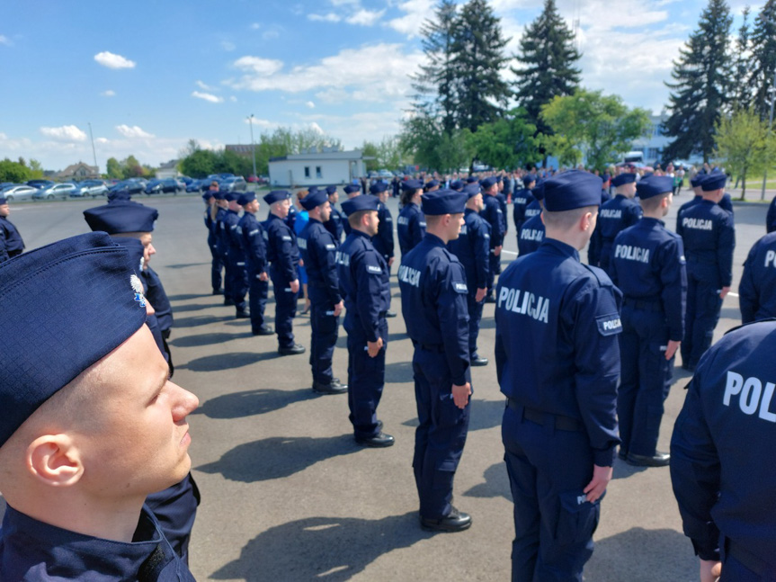 Ślubowanie nowych policjantów