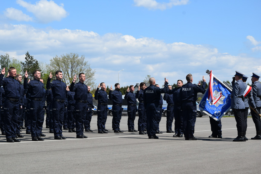 Ślubowanie nowych policjantów