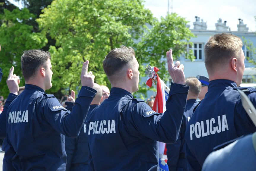 Ślubowanie nowych policjantów