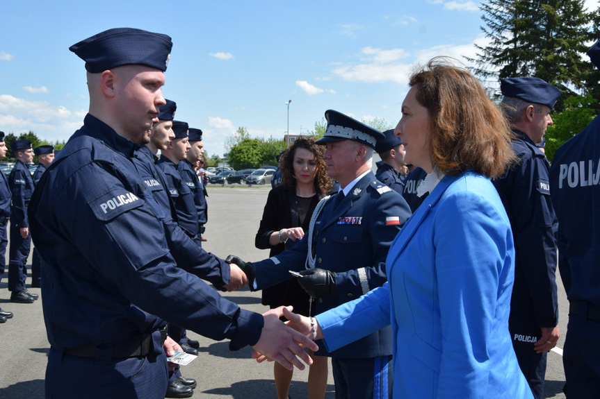 Ślubowanie nowych policjantów