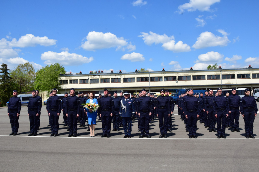 Ślubowanie nowych policjantów