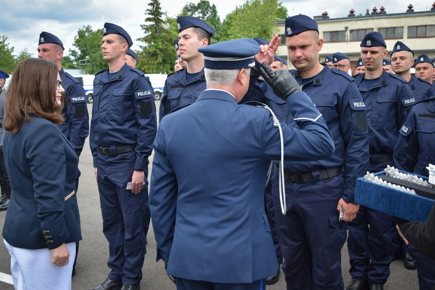 Ślubowanie nowych policjantów