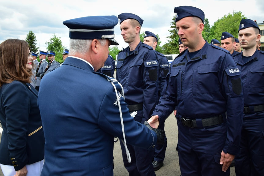 Ślubowanie nowych policjantów