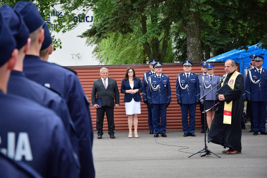 Ślubowanie nowych policjantów