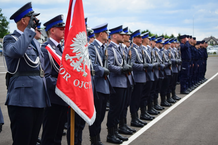 Ślubowanie nowych policjantów