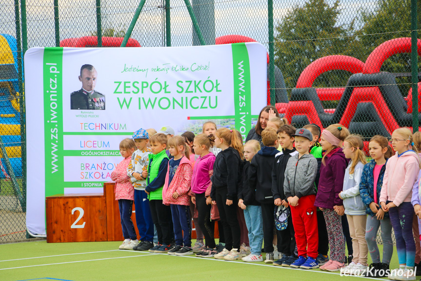 Sportowy dzień z Aktywną Szkołą w Zespole Szkół w Iwoniczu