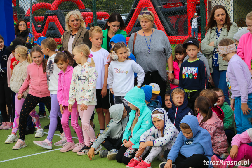 Sportowy dzień z Aktywną Szkołą w Zespole Szkół w Iwoniczu