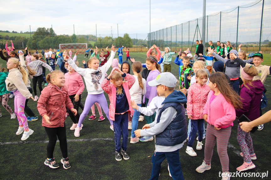 Sportowy dzień z Aktywną Szkołą w Zespole Szkół w Iwoniczu