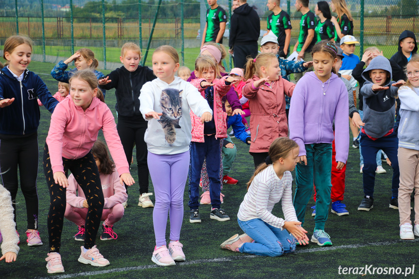 Sportowy dzień z Aktywną Szkołą w Zespole Szkół w Iwoniczu