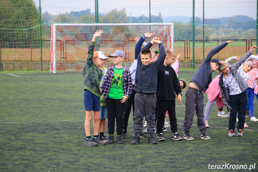 Sportowy dzień z Aktywną Szkołą w Zespole Szkół w Iwoniczu