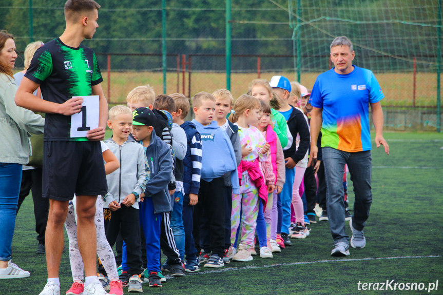 Sportowy dzień z Aktywną Szkołą w Zespole Szkół w Iwoniczu