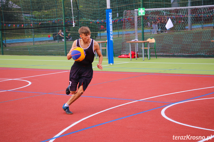 Sportowy dzień z Aktywną Szkołą w Zespole Szkół w Iwoniczu