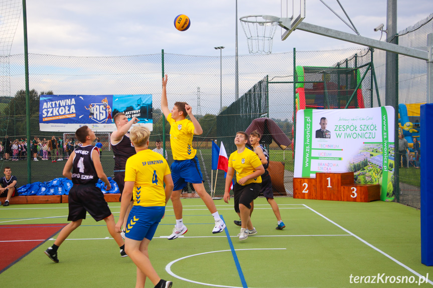 Sportowy dzień z Aktywną Szkołą w Zespole Szkół w Iwoniczu