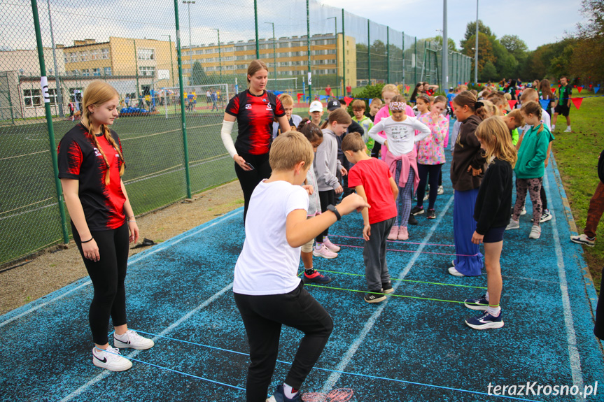 Sportowy dzień z Aktywną Szkołą w Zespole Szkół w Iwoniczu